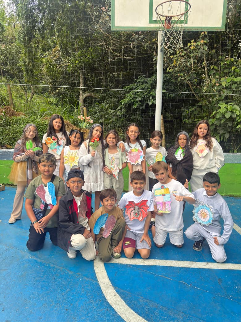 exposicion-de-mitos-y-diosas-en-el-colegio