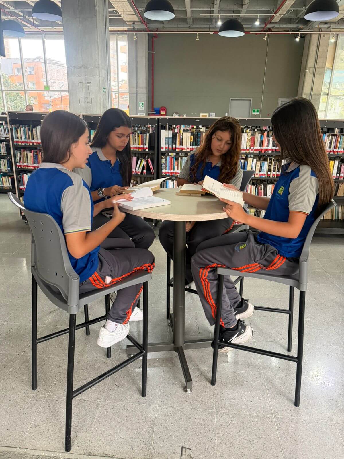 visita-pedagogica-biblioteca-publica-sabaneta