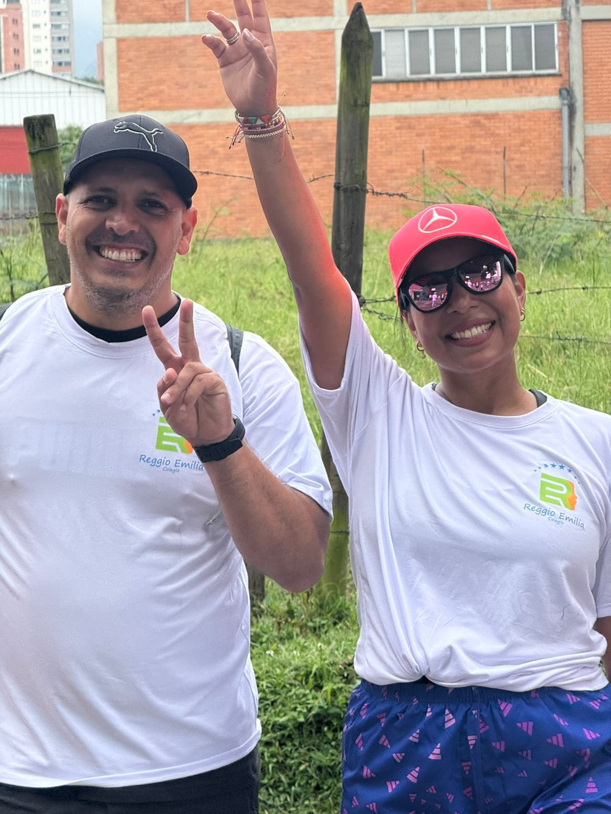 reggio-emilia-run-2026-pareja-saludando