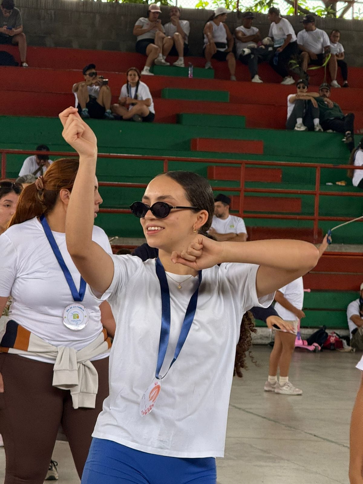 reggio-emilia-run-2026-participante-medalla-baile