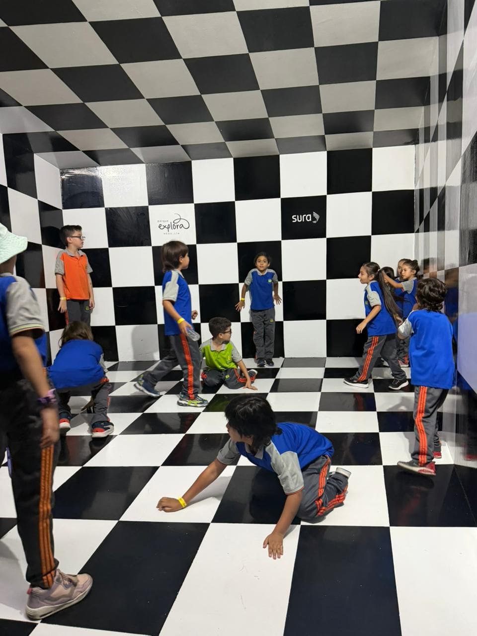 salida-parque-explora-ciclo-1-2-sala-cuadrada-ilusion