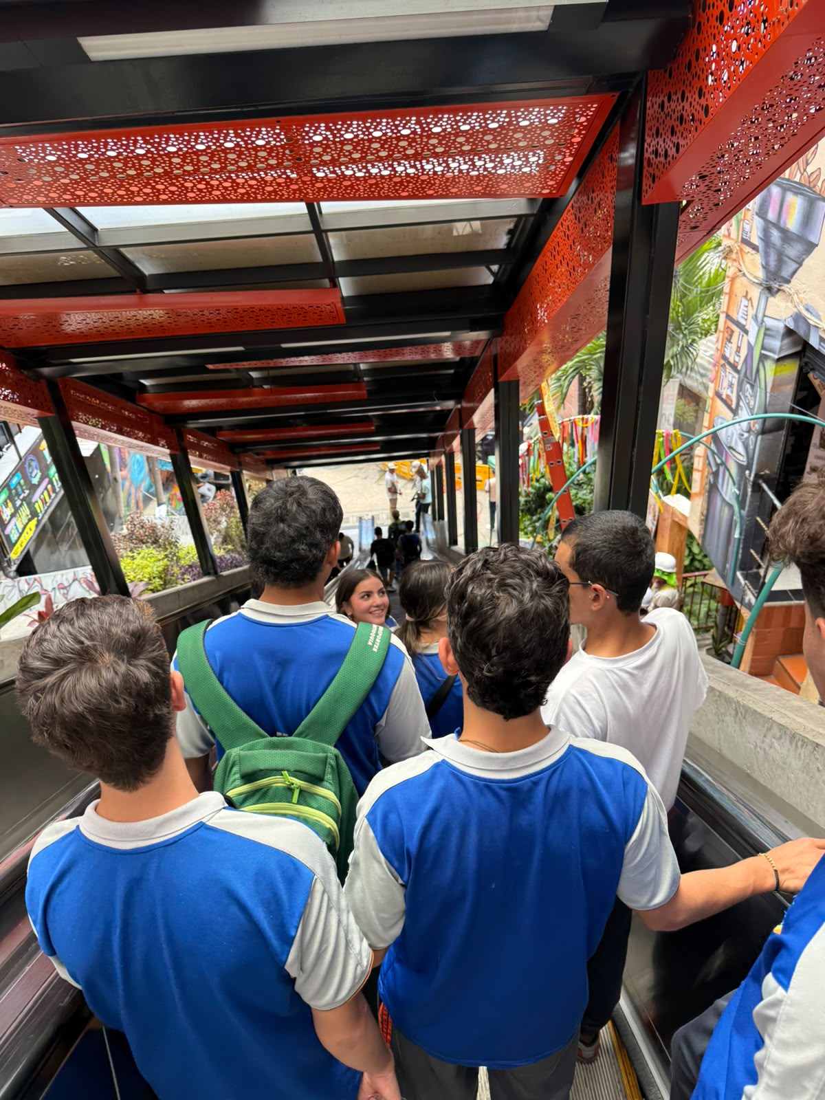 recorrido-en-las-escaleras-electricas