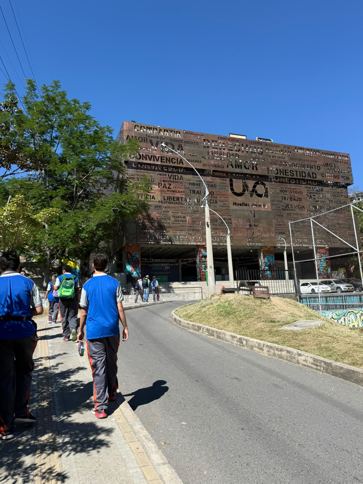 recorrido-hacia-la-uva-comuna-13