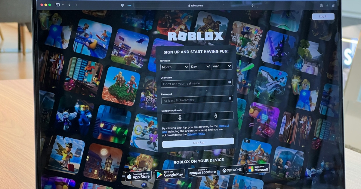 A laptop with a Roblox screen
